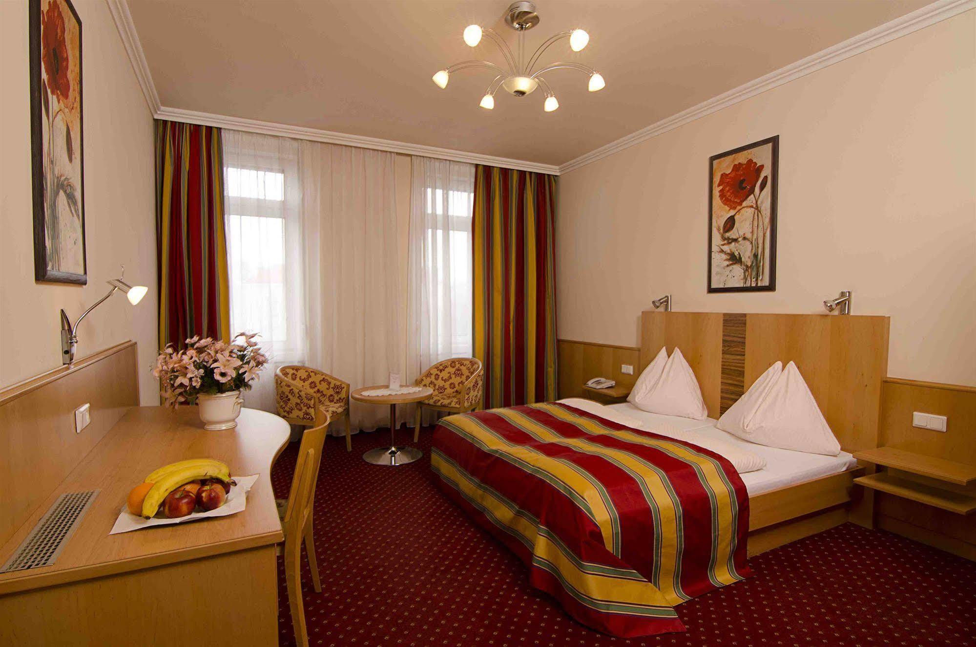 Hotel Cryston Viena Cameră foto